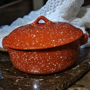 VTG LTD Commodities Stoneware Red Speckled Casserole Dutch Oven Dish Bowl/Lidded
